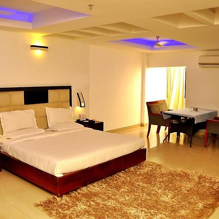 Hotel Luciya Коччи Экстерьер фото