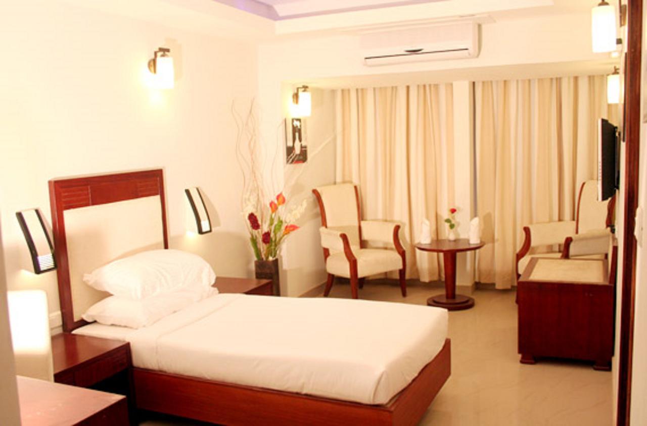 Hotel Luciya Коччи Экстерьер фото
