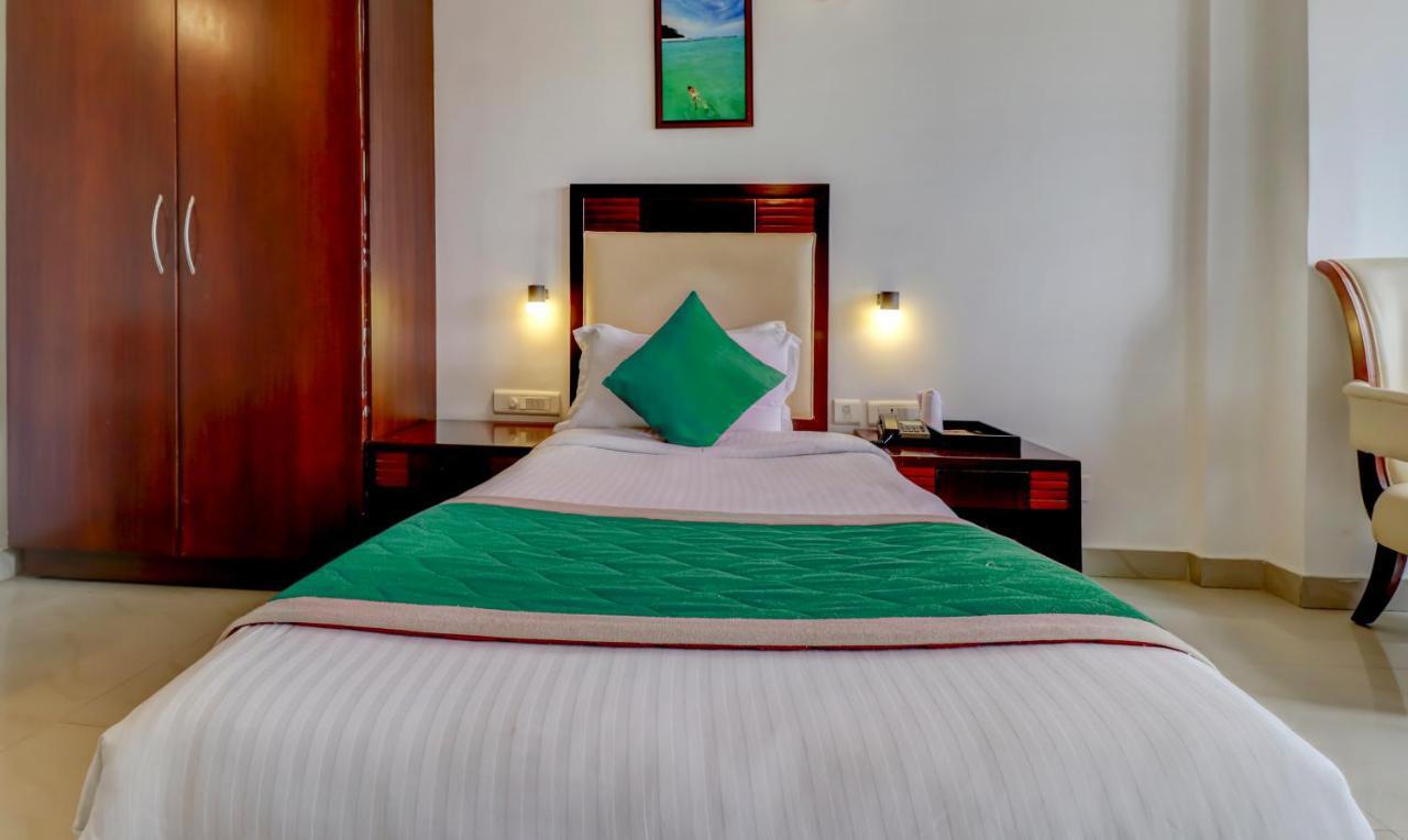 Hotel Luciya Коччи Экстерьер фото