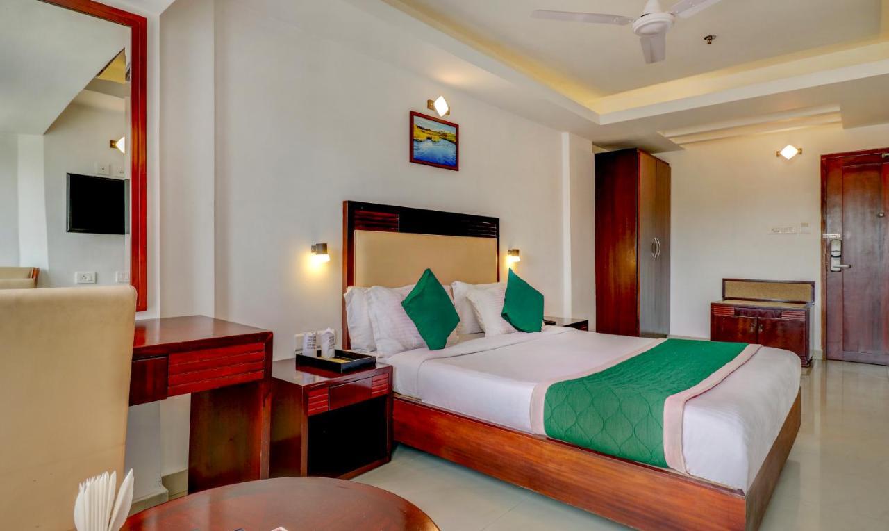 Hotel Luciya Коччи Экстерьер фото