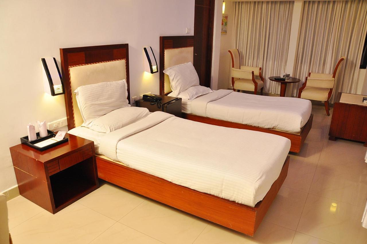 Hotel Luciya Коччи Экстерьер фото